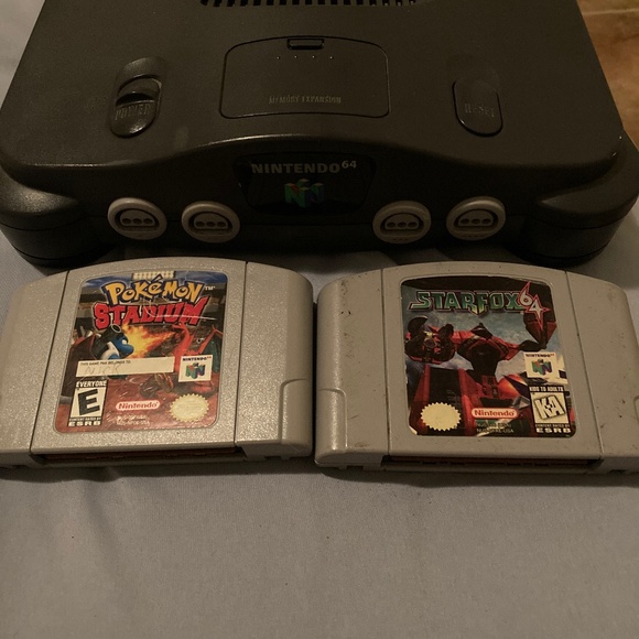 N64 console with Pokémon stadium and starfox64